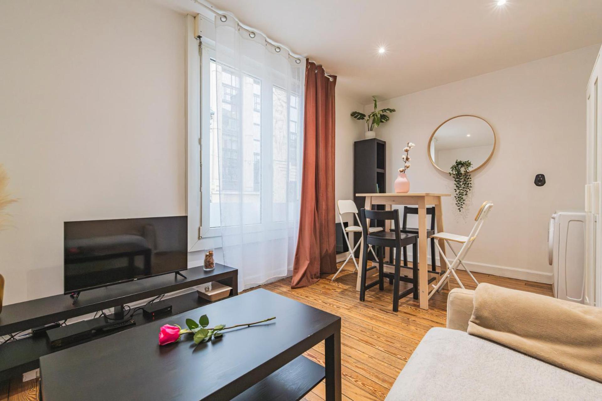 Appartement Cosy Proche Cathedrale Reims Exterior photo